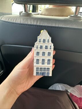 KLM Delft Blue House collectible #41 Collectible